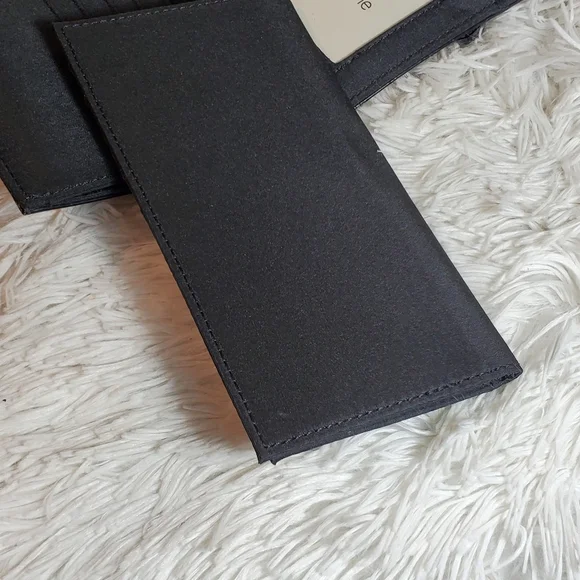 Liz Claiborne "Money Talks" Wallet NWT - Picture 11 of 16